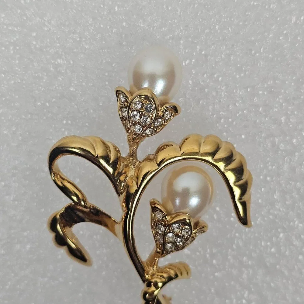 Vtg Monet Gold Tone Faux Pearl Crystal Rhinestone Brooch Flower Floral Statement